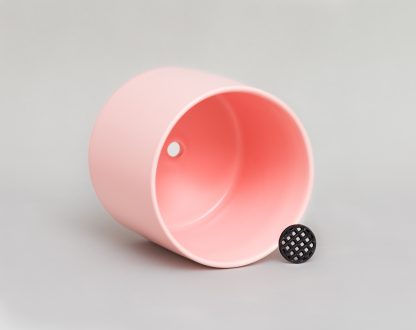 Maceta-ceramica-cilindrica-chica-rosa-con-drenaje